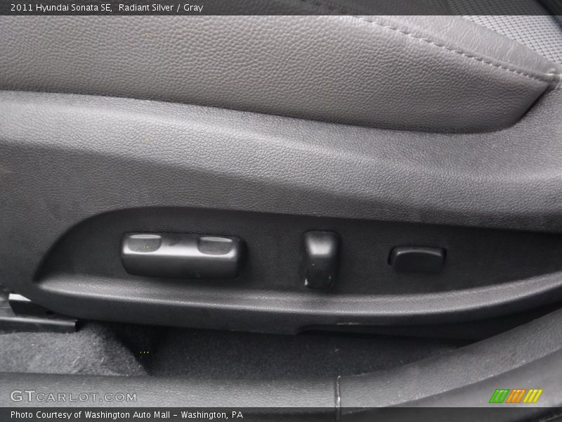 Radiant Silver / Gray 2011 Hyundai Sonata SE