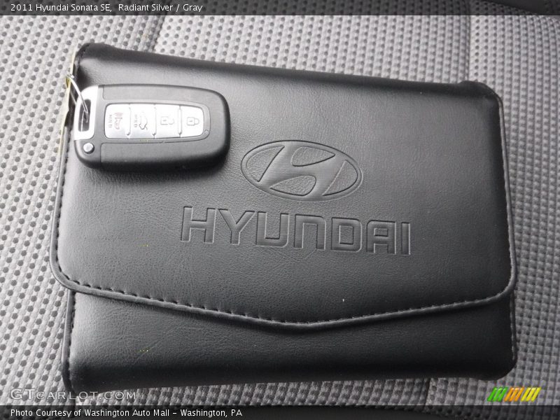 Radiant Silver / Gray 2011 Hyundai Sonata SE
