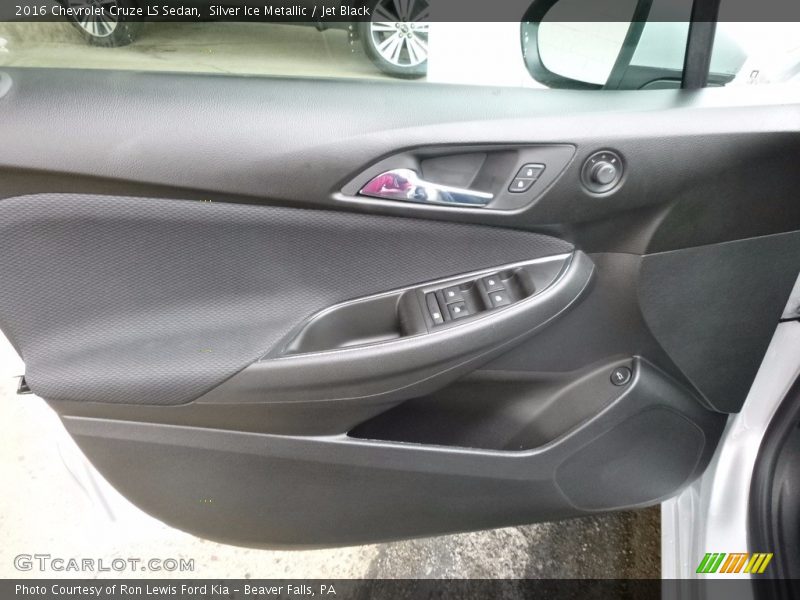 Silver Ice Metallic / Jet Black 2016 Chevrolet Cruze LS Sedan