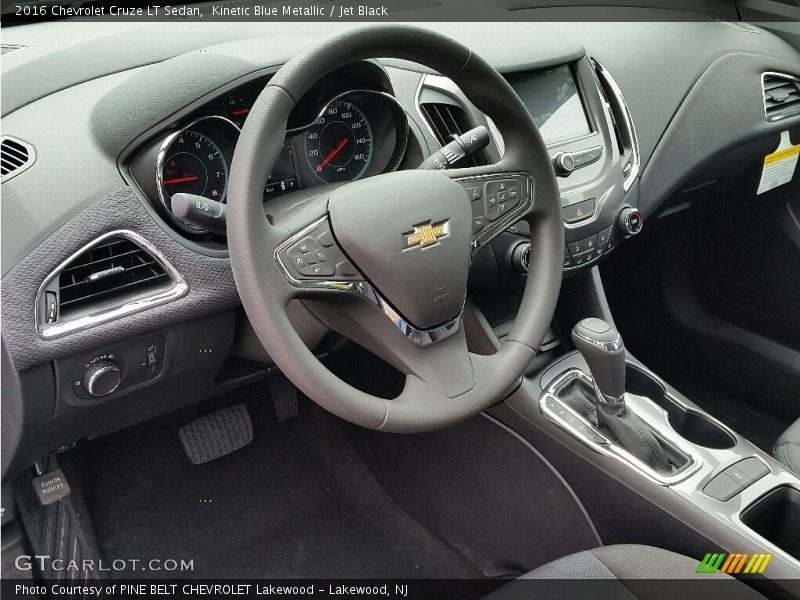 Kinetic Blue Metallic / Jet Black 2016 Chevrolet Cruze LT Sedan