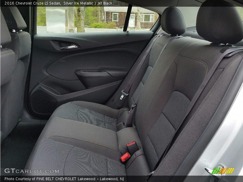 Silver Ice Metallic / Jet Black 2016 Chevrolet Cruze LS Sedan