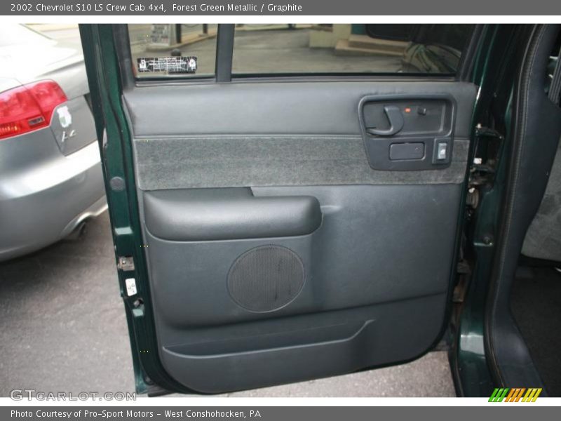 Forest Green Metallic / Graphite 2002 Chevrolet S10 LS Crew Cab 4x4