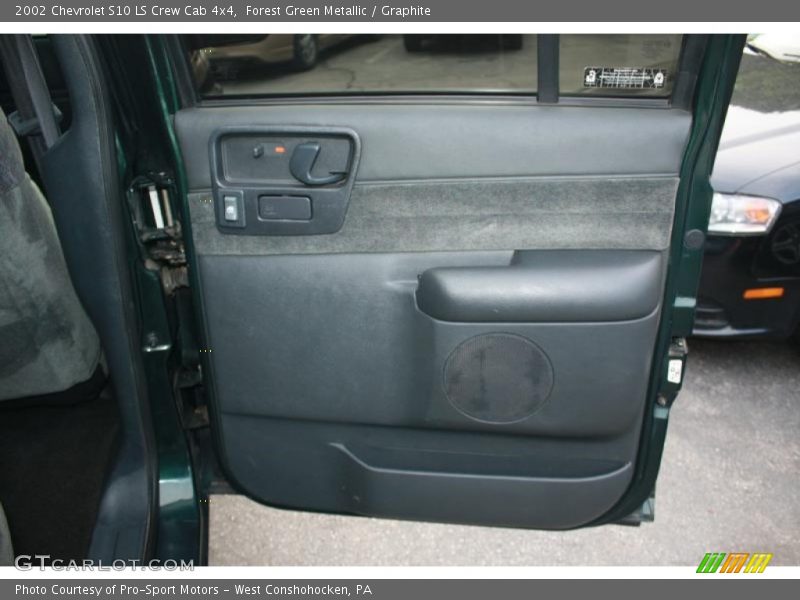 Forest Green Metallic / Graphite 2002 Chevrolet S10 LS Crew Cab 4x4