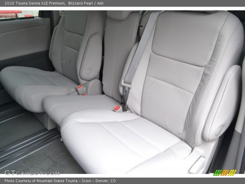 Blizzard Pearl / Ash 2016 Toyota Sienna XLE Premium