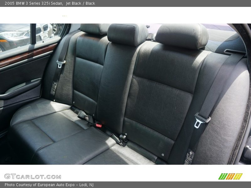 Jet Black / Black 2005 BMW 3 Series 325i Sedan