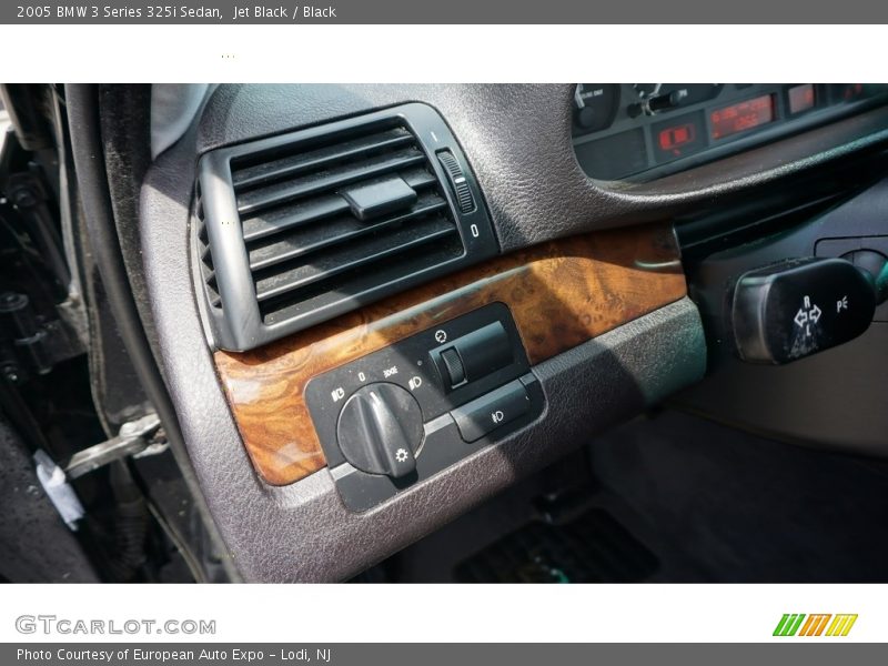 Jet Black / Black 2005 BMW 3 Series 325i Sedan