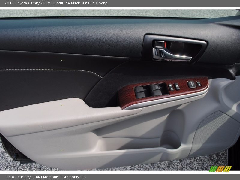 Attitude Black Metallic / Ivory 2013 Toyota Camry XLE V6
