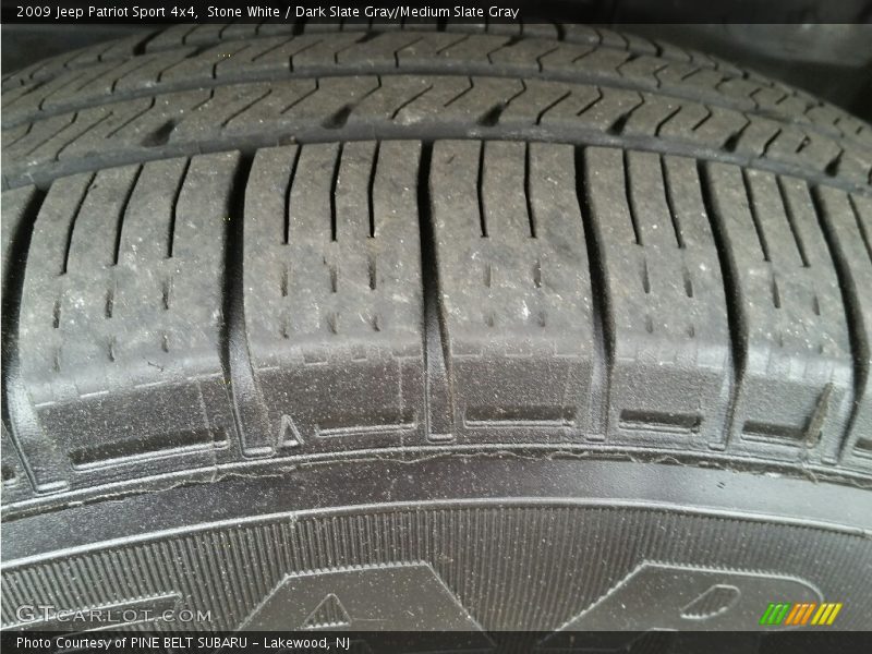 Stone White / Dark Slate Gray/Medium Slate Gray 2009 Jeep Patriot Sport 4x4