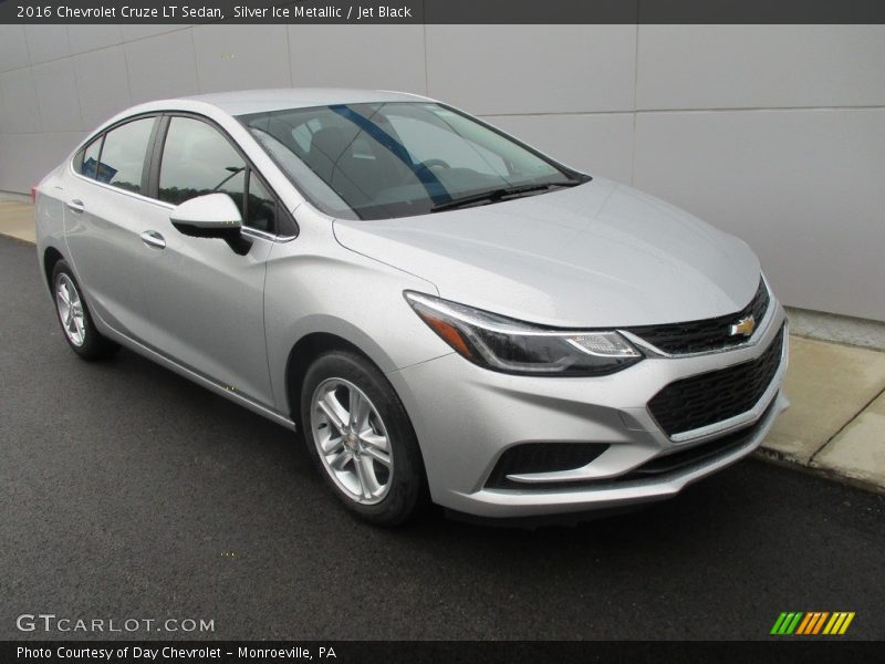 Silver Ice Metallic / Jet Black 2016 Chevrolet Cruze LT Sedan