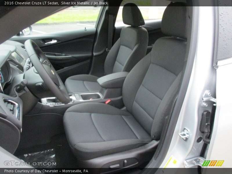 Silver Ice Metallic / Jet Black 2016 Chevrolet Cruze LT Sedan
