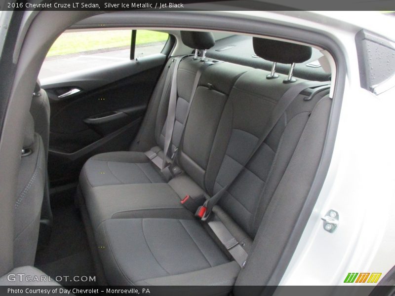 Silver Ice Metallic / Jet Black 2016 Chevrolet Cruze LT Sedan