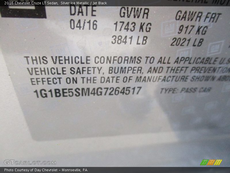 Silver Ice Metallic / Jet Black 2016 Chevrolet Cruze LT Sedan