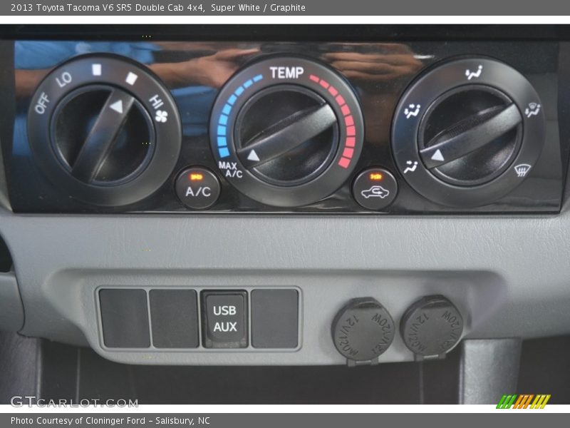 Super White / Graphite 2013 Toyota Tacoma V6 SR5 Double Cab 4x4