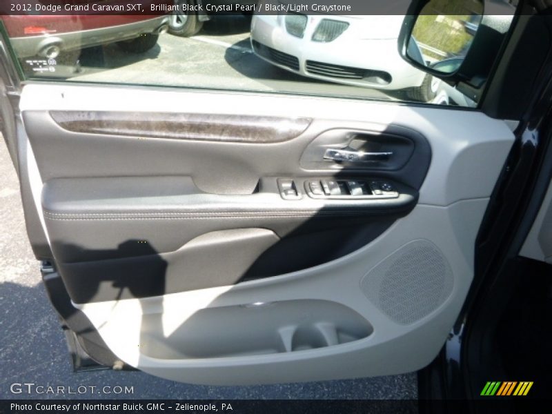 Brilliant Black Crystal Pearl / Black/Light Graystone 2012 Dodge Grand Caravan SXT