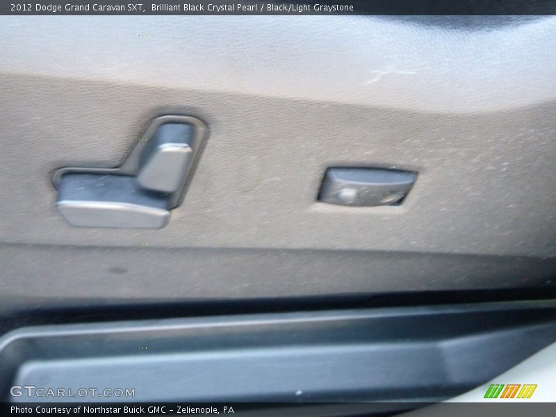 Brilliant Black Crystal Pearl / Black/Light Graystone 2012 Dodge Grand Caravan SXT