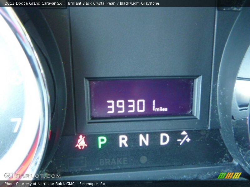 Brilliant Black Crystal Pearl / Black/Light Graystone 2012 Dodge Grand Caravan SXT