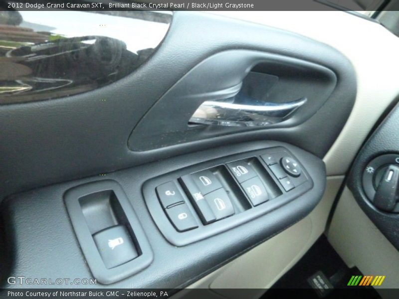 Brilliant Black Crystal Pearl / Black/Light Graystone 2012 Dodge Grand Caravan SXT