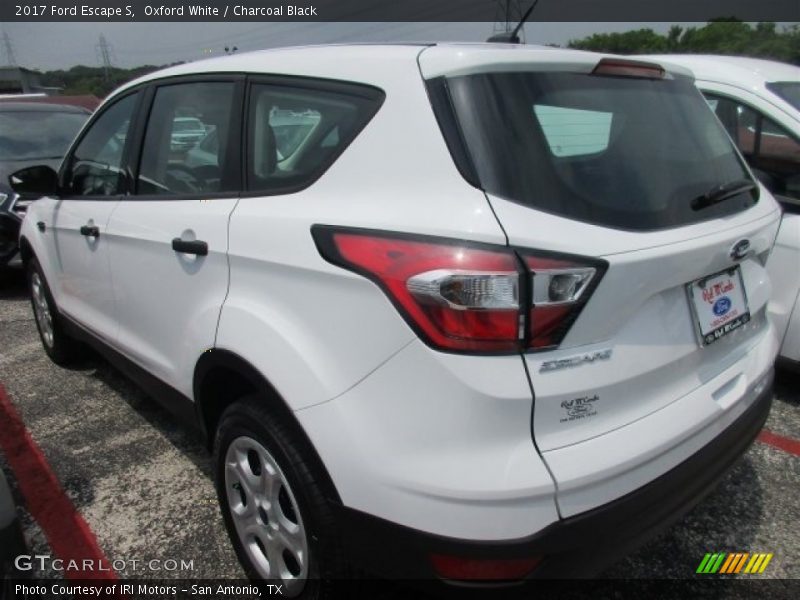 Oxford White / Charcoal Black 2017 Ford Escape S