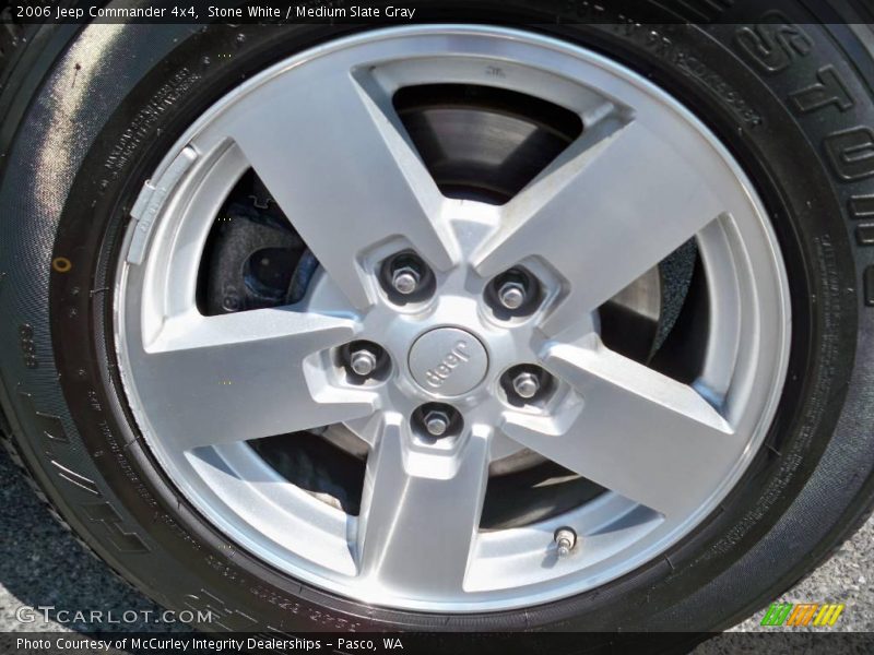 Stone White / Medium Slate Gray 2006 Jeep Commander 4x4