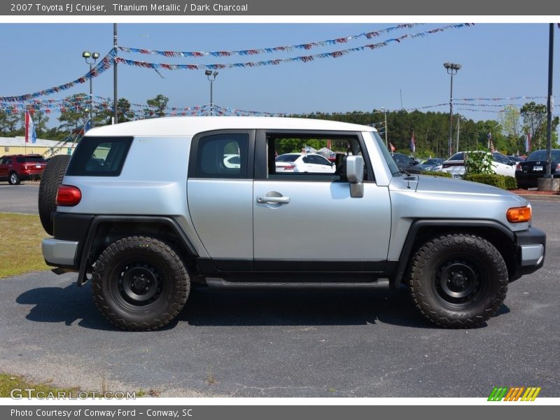 Titanium Metallic / Dark Charcoal 2007 Toyota FJ Cruiser