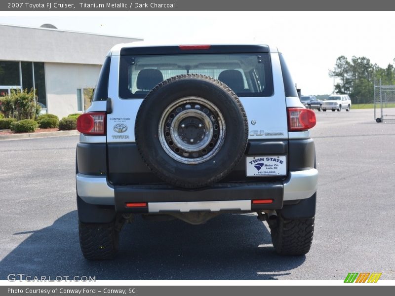 Titanium Metallic / Dark Charcoal 2007 Toyota FJ Cruiser