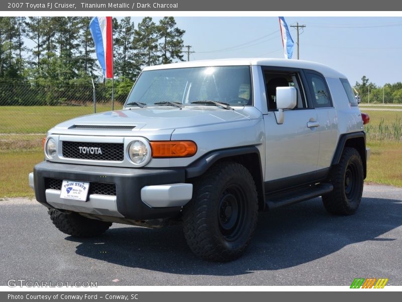 Titanium Metallic / Dark Charcoal 2007 Toyota FJ Cruiser