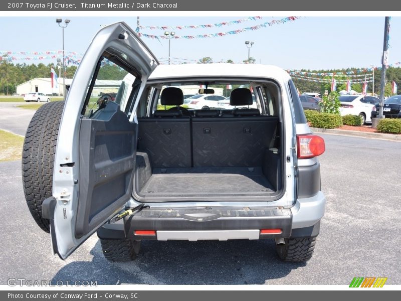 Titanium Metallic / Dark Charcoal 2007 Toyota FJ Cruiser