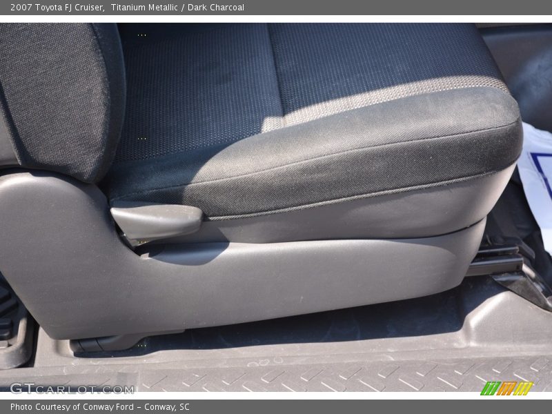 Titanium Metallic / Dark Charcoal 2007 Toyota FJ Cruiser