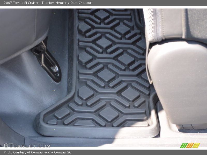 Titanium Metallic / Dark Charcoal 2007 Toyota FJ Cruiser