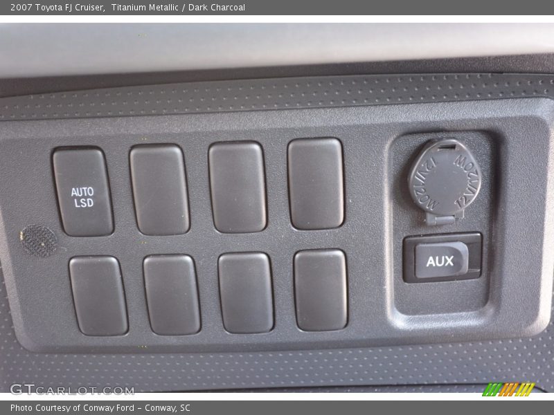 Titanium Metallic / Dark Charcoal 2007 Toyota FJ Cruiser