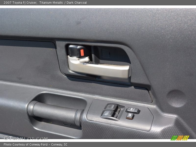 Titanium Metallic / Dark Charcoal 2007 Toyota FJ Cruiser