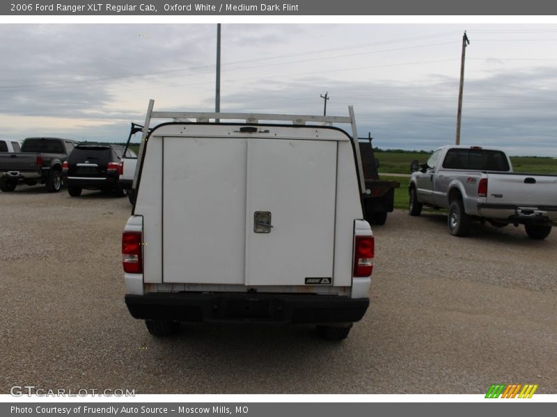 Oxford White / Medium Dark Flint 2006 Ford Ranger XLT Regular Cab