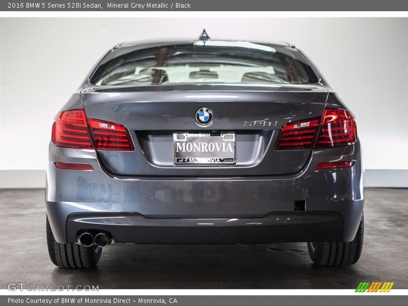 Mineral Grey Metallic / Black 2016 BMW 5 Series 528i Sedan