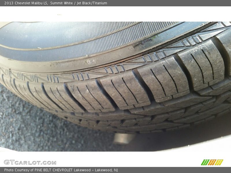 Summit White / Jet Black/Titanium 2013 Chevrolet Malibu LS