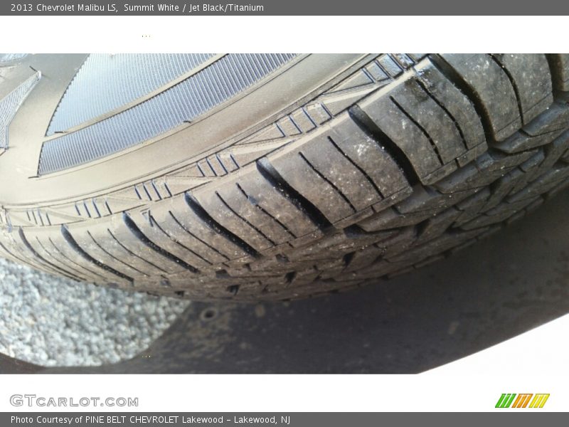 Summit White / Jet Black/Titanium 2013 Chevrolet Malibu LS