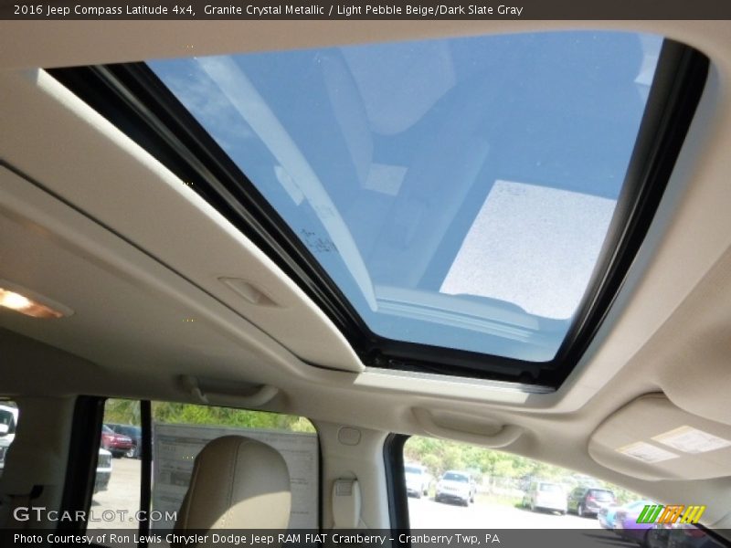 Granite Crystal Metallic / Light Pebble Beige/Dark Slate Gray 2016 Jeep Compass Latitude 4x4