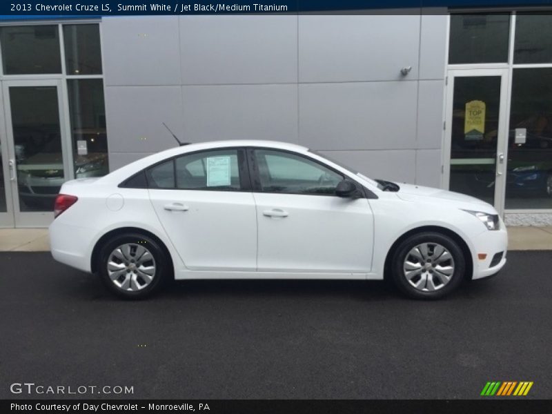 Summit White / Jet Black/Medium Titanium 2013 Chevrolet Cruze LS
