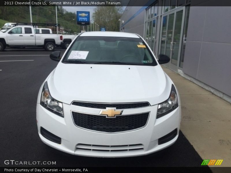 Summit White / Jet Black/Medium Titanium 2013 Chevrolet Cruze LS