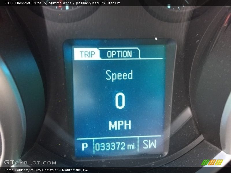 Summit White / Jet Black/Medium Titanium 2013 Chevrolet Cruze LS