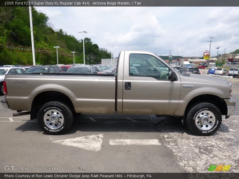 Arizona Beige Metallic / Tan 2005 Ford F250 Super Duty XL Regular Cab 4x4