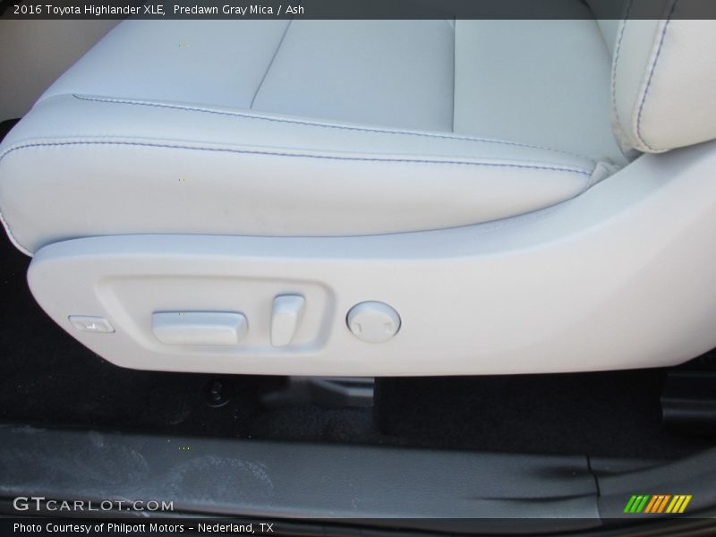 Predawn Gray Mica / Ash 2016 Toyota Highlander XLE