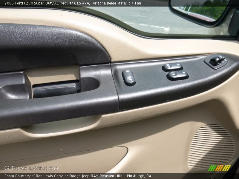 Arizona Beige Metallic / Tan 2005 Ford F250 Super Duty XL Regular Cab 4x4