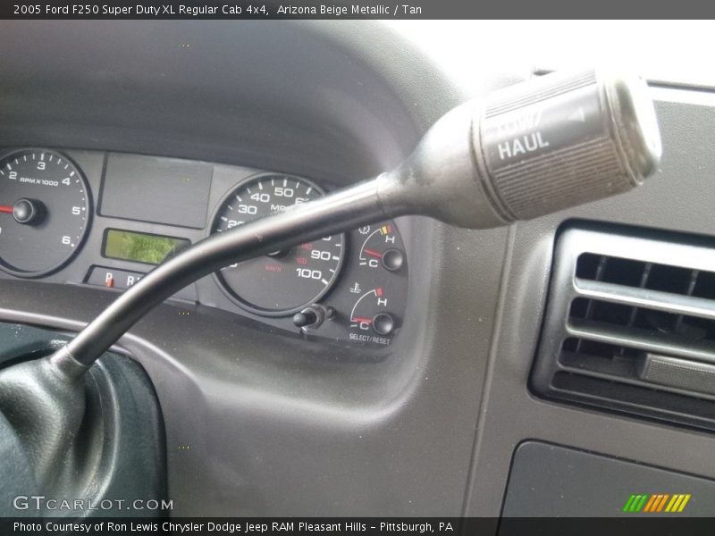 Arizona Beige Metallic / Tan 2005 Ford F250 Super Duty XL Regular Cab 4x4