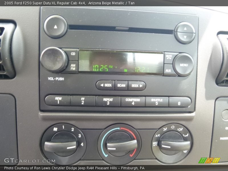 Arizona Beige Metallic / Tan 2005 Ford F250 Super Duty XL Regular Cab 4x4