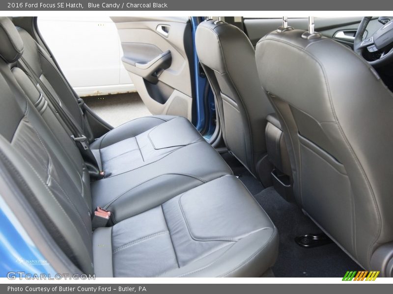 Blue Candy / Charcoal Black 2016 Ford Focus SE Hatch