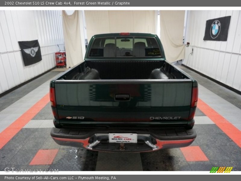 Forest Green Metallic / Graphite 2002 Chevrolet S10 LS Crew Cab 4x4