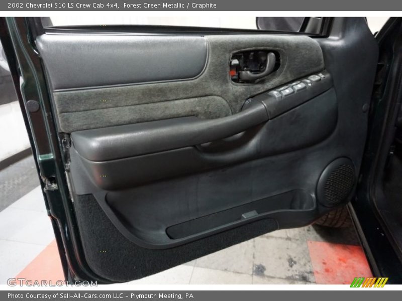 Forest Green Metallic / Graphite 2002 Chevrolet S10 LS Crew Cab 4x4