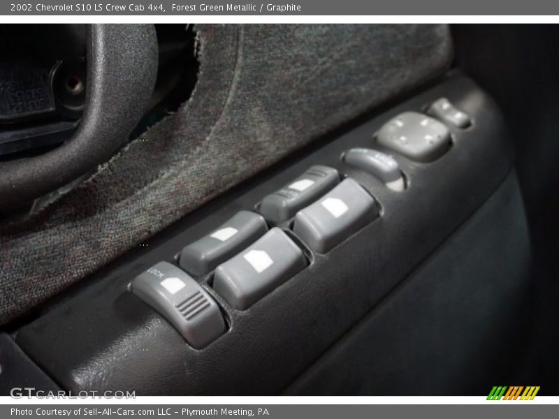 Forest Green Metallic / Graphite 2002 Chevrolet S10 LS Crew Cab 4x4