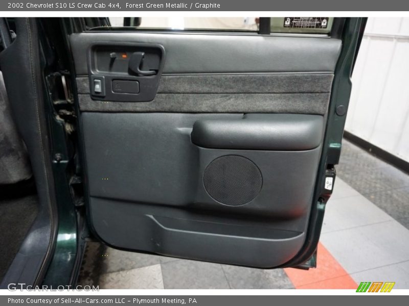 Forest Green Metallic / Graphite 2002 Chevrolet S10 LS Crew Cab 4x4