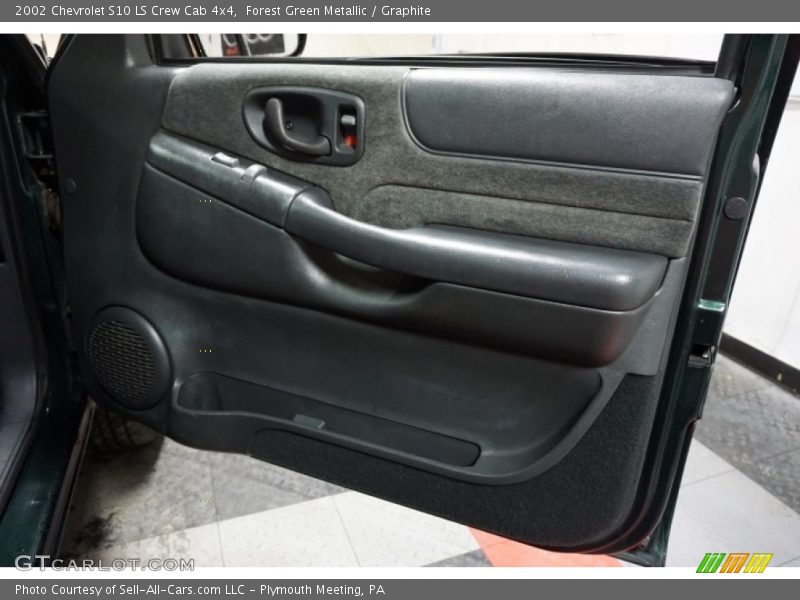 Forest Green Metallic / Graphite 2002 Chevrolet S10 LS Crew Cab 4x4